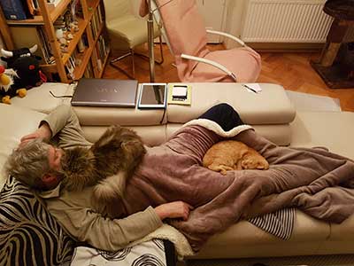 lisaleo-glücklich-vermittelt-couch Ostergrüße von Lisa und Leo